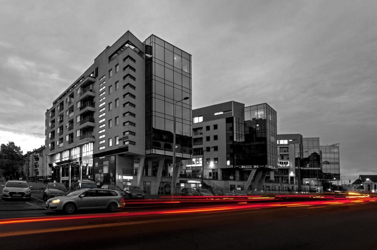 Macropolis Apartments Мисколк Екстериор снимка