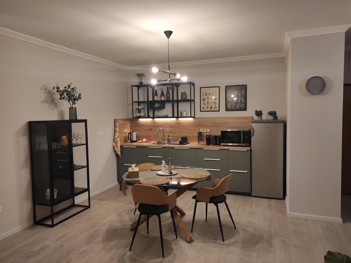 Macropolis Apartments Мисколк Екстериор снимка