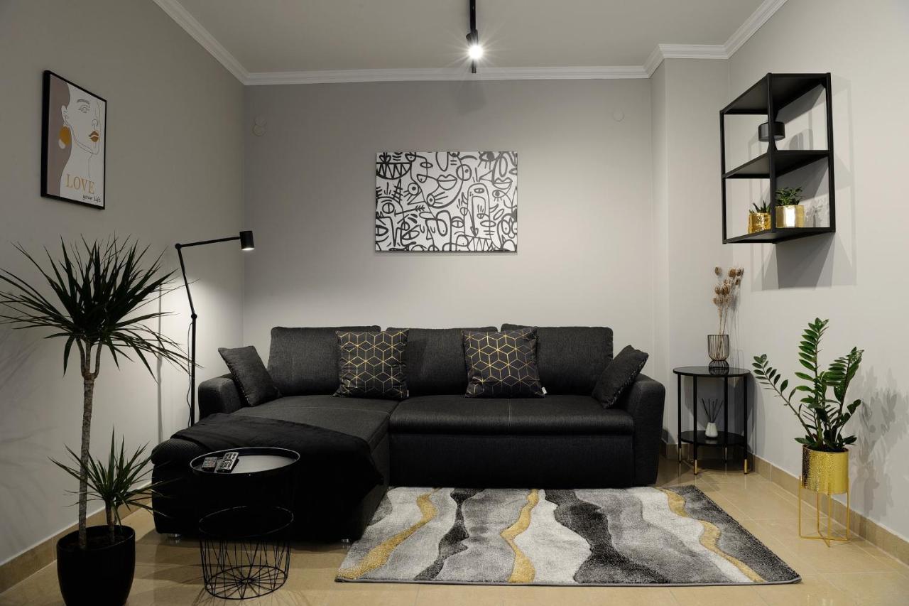 Macropolis Apartments Мисколк Екстериор снимка