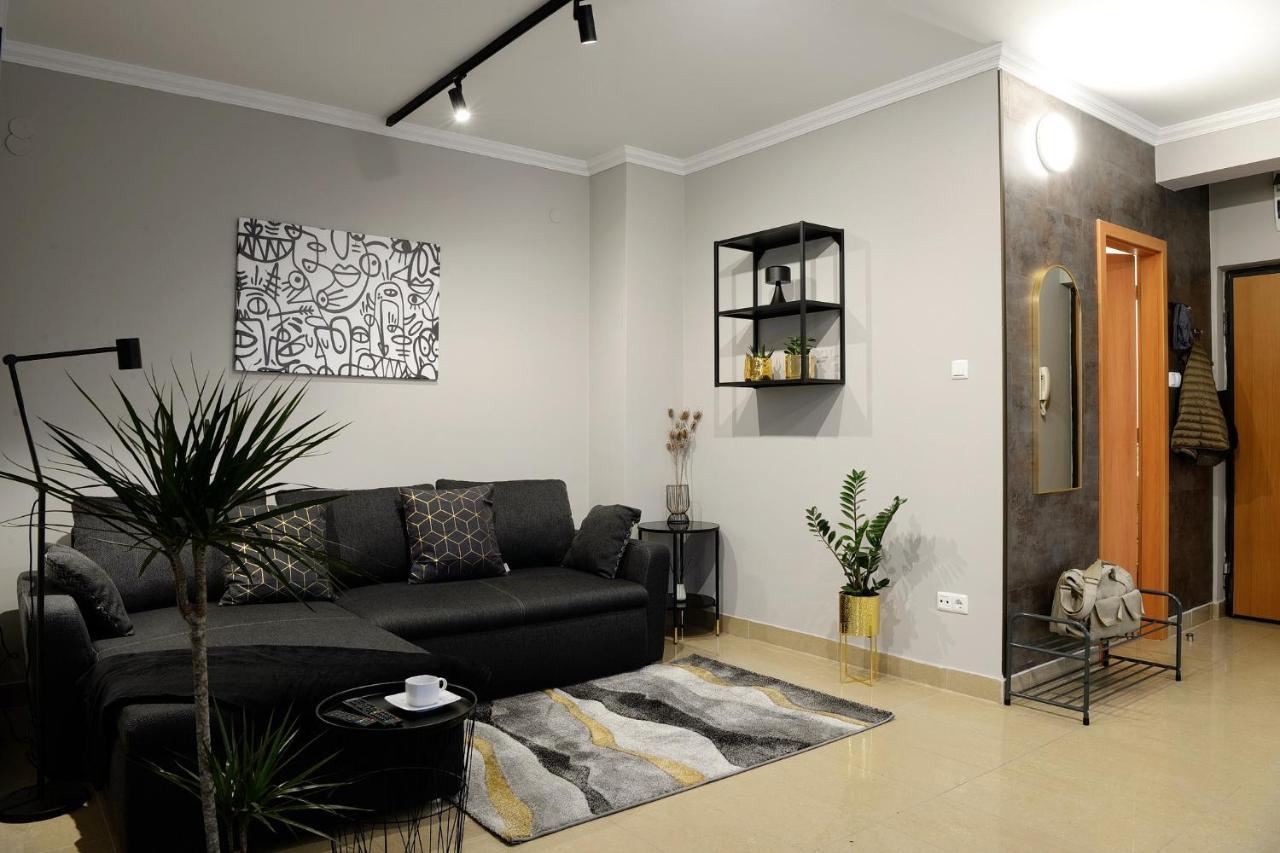 Macropolis Apartments Мисколк Екстериор снимка