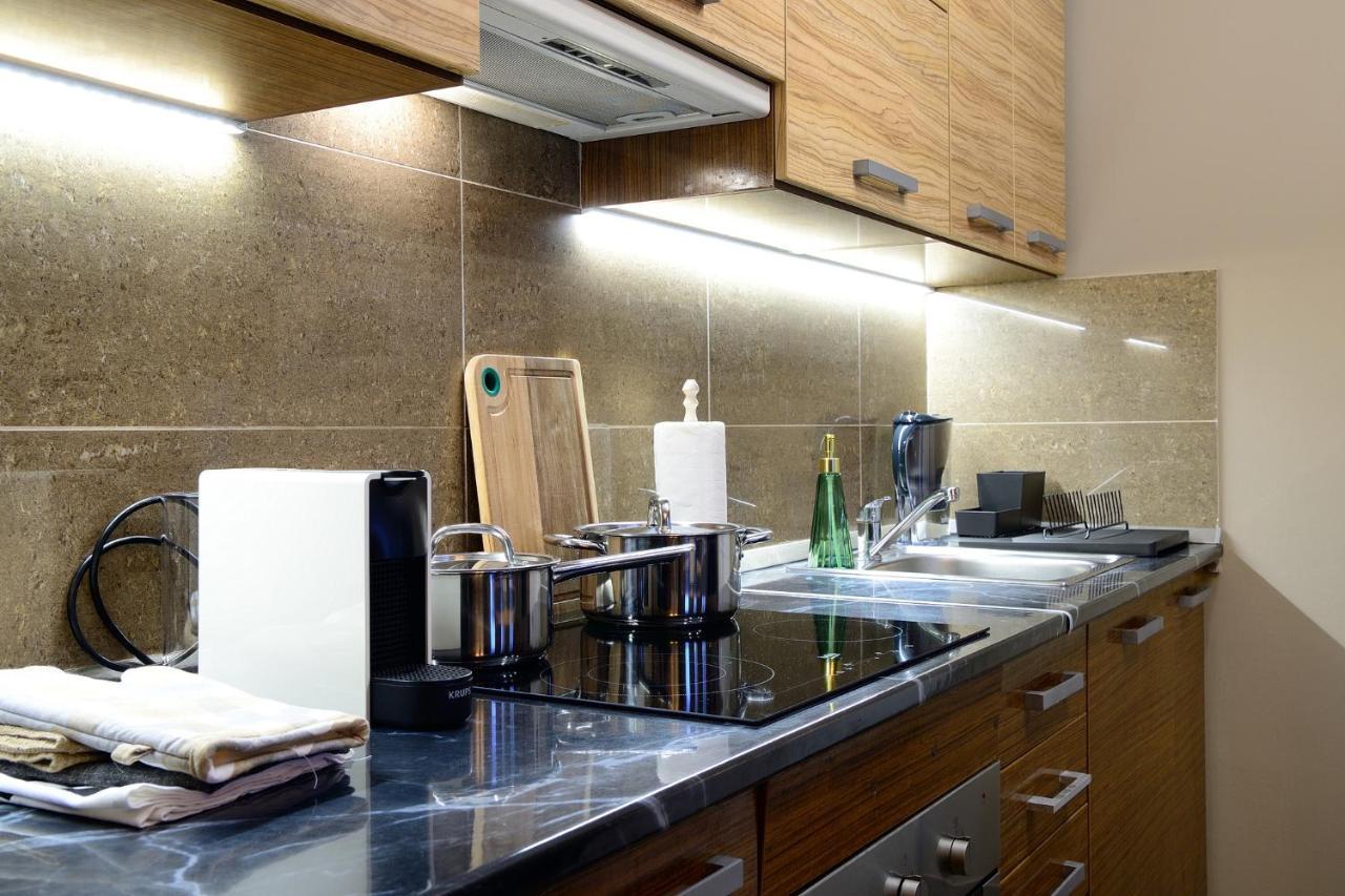 Macropolis Apartments Мисколк Екстериор снимка