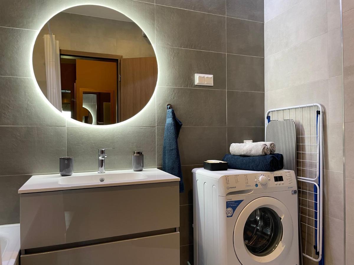 Macropolis Apartments Мисколк Екстериор снимка