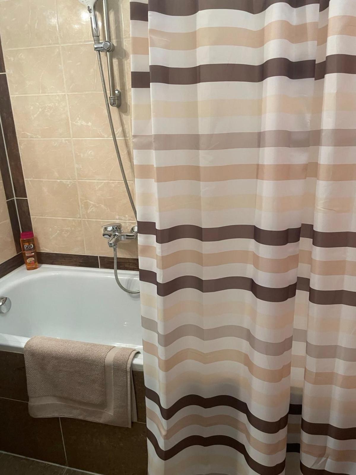 Macropolis Apartments Мисколк Стая снимка
